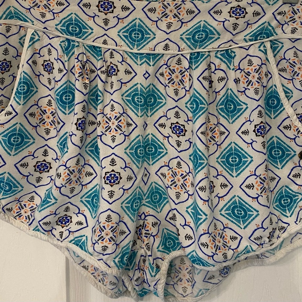 Roxy Teal and White Shorts